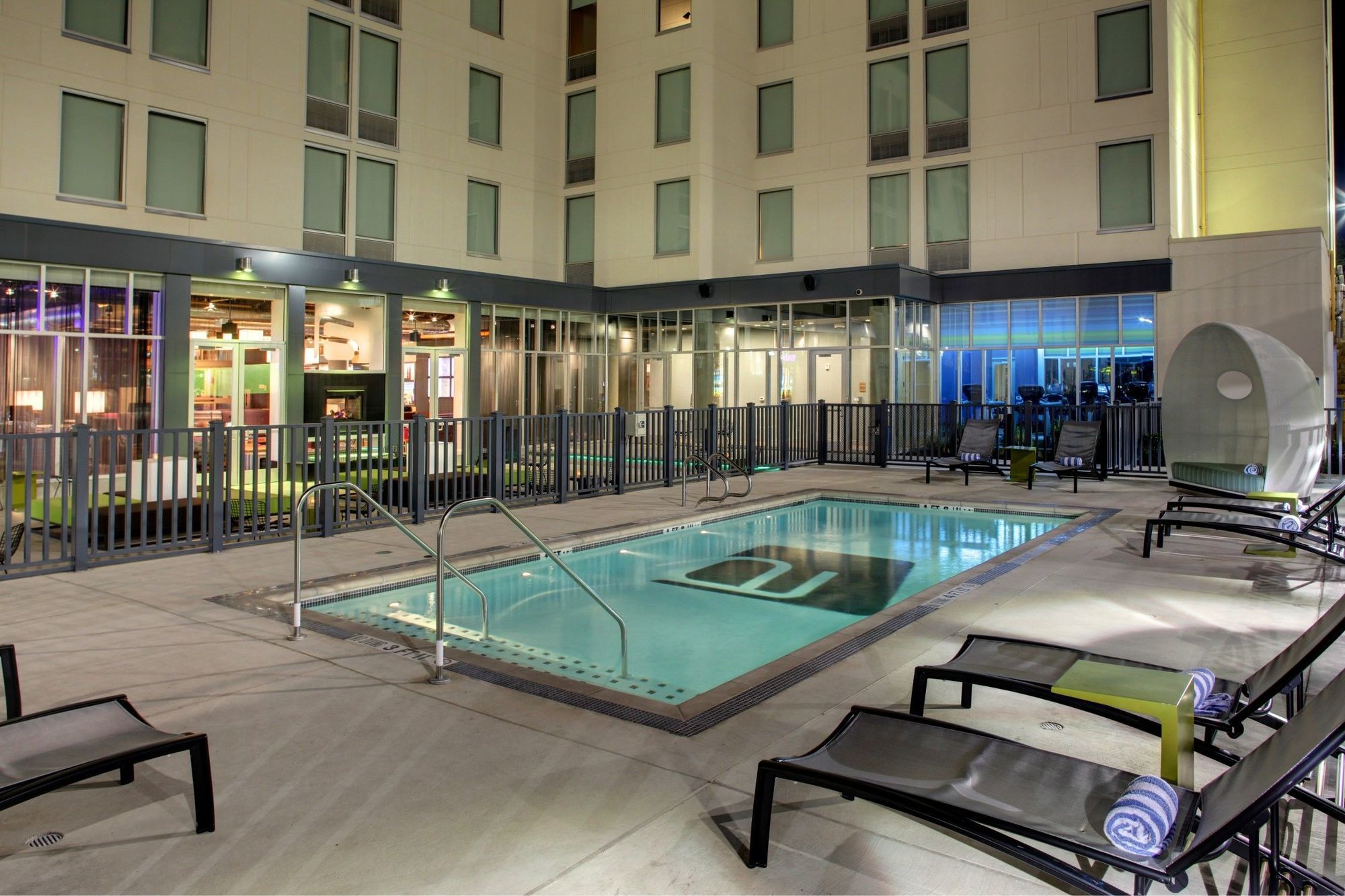 Aloft Airport San Antonio