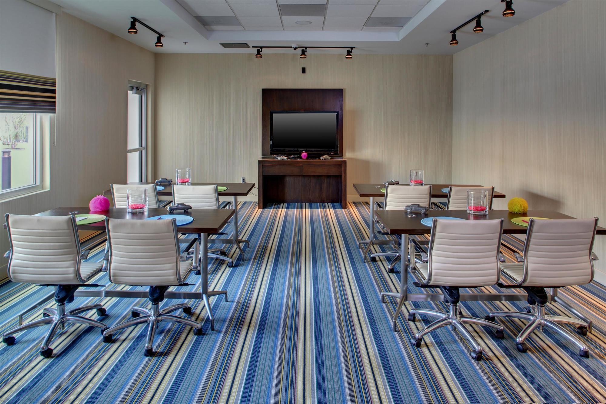 Hotel Aloft Airport San Antonio