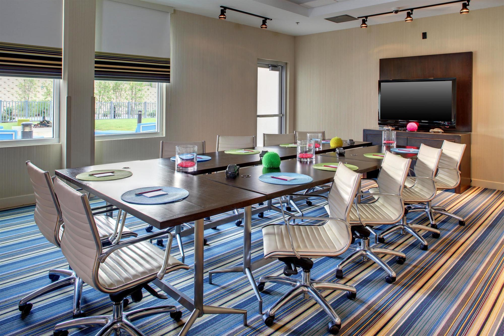 Aloft Airport San Antonio