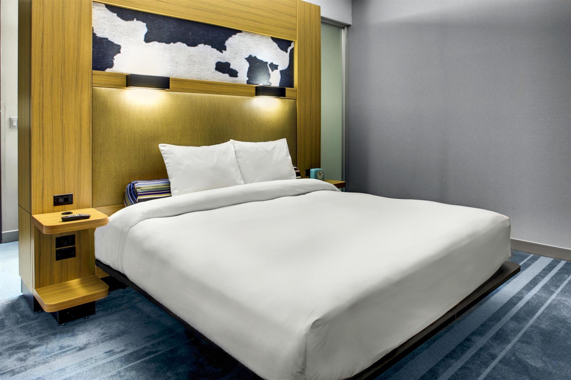Hotel Aloft Airport