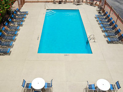 Hotel Red Roof Plus+ Downtown - Riverwalk San Antonio