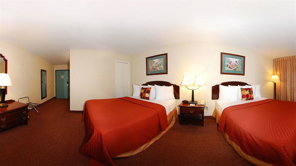 Surestay By Western Fiesta San Antonio