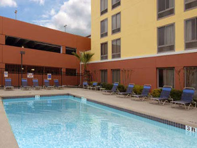 Red Roof Plus+ Downtown - Riverwalk Hotel San Antonio