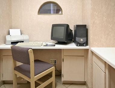 Hotel Surestay By Western Airport