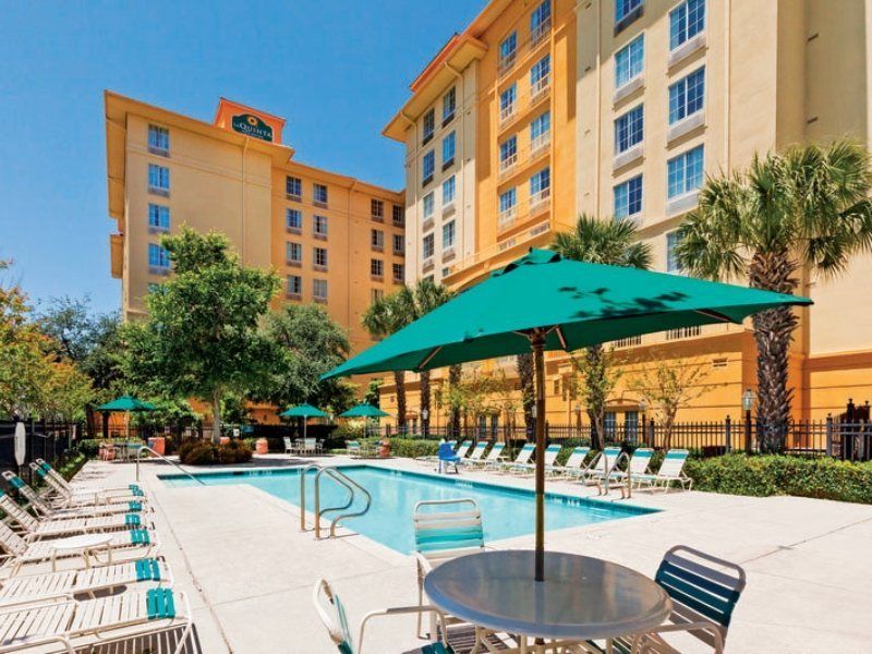 Hotel La Quinta By Wyndham Airport 3*