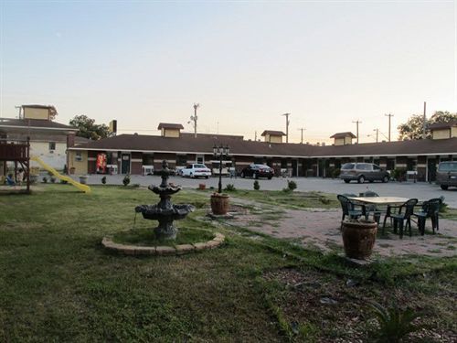 Americas Value Downtown Riverwalk 3*