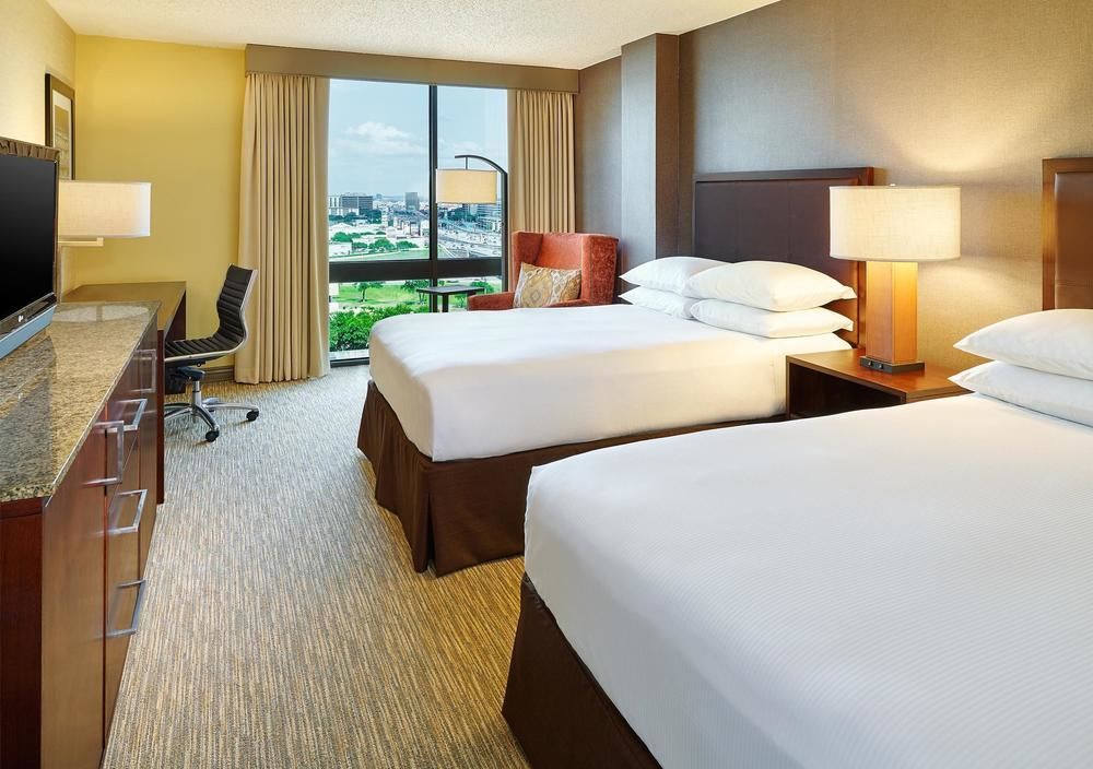 Hotel Aloft Airport 3*