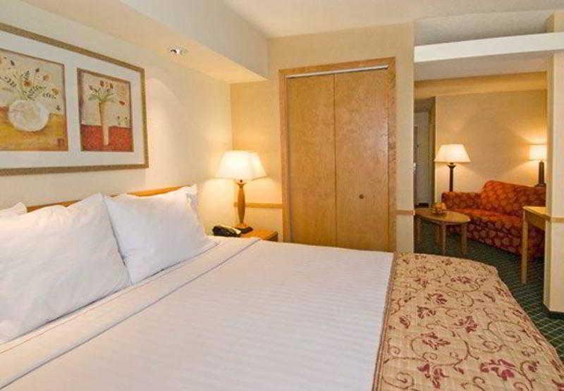 Hotel Fairfield & By Marriott Downtown/market Square 3*