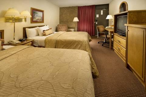 Pear Tree Northeast Hotel San Antonio