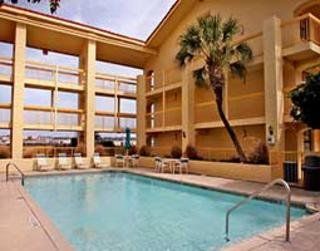 Super 8 By Wyndham Near Seaworld Ingram Park Hotel San Antonio