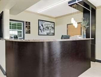 Hotel Surestay By Western Airport 3*