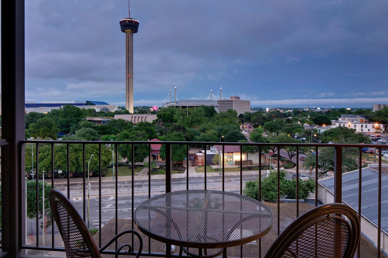Marriott Plaza 4*