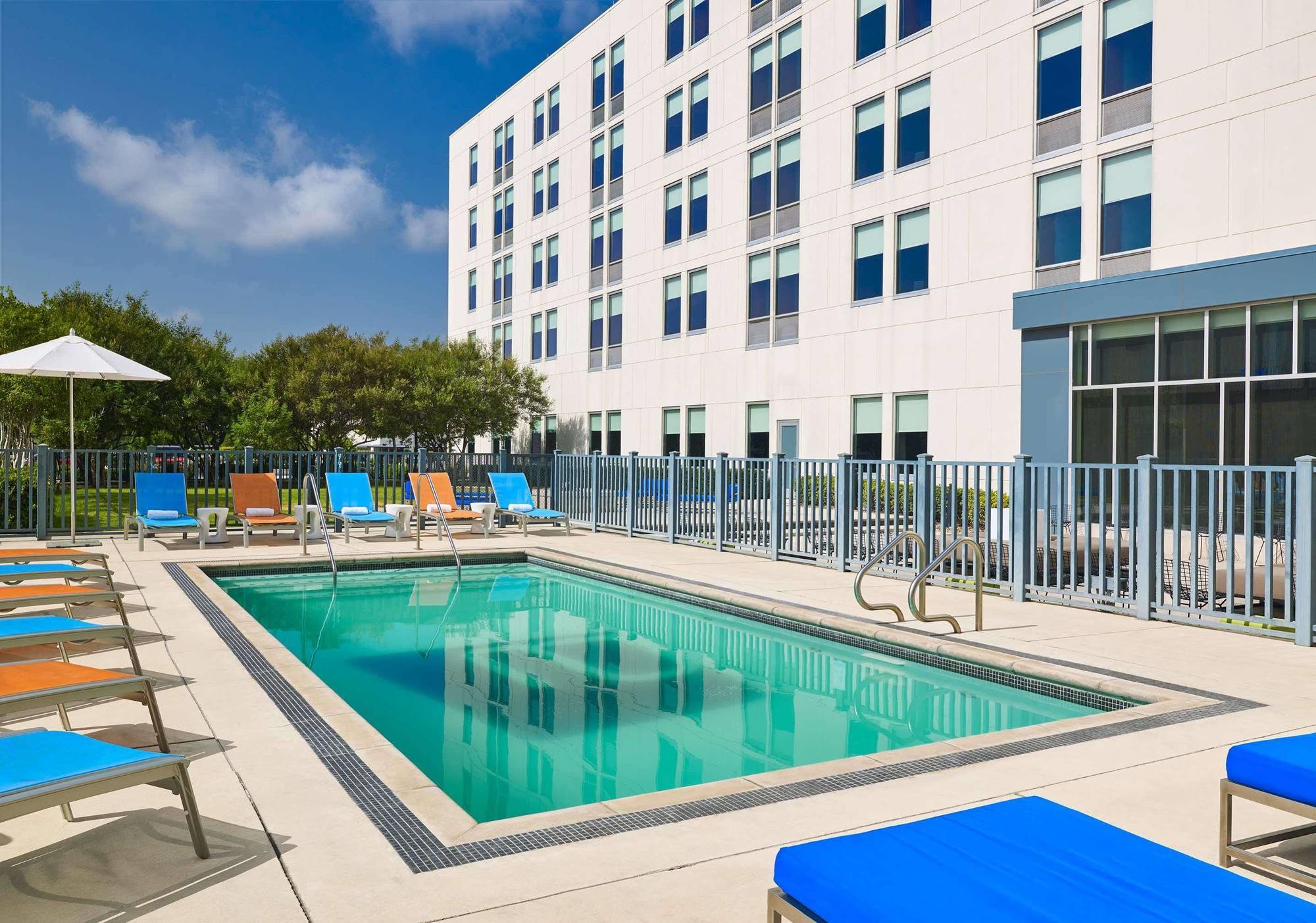 Aloft Airport Hotel