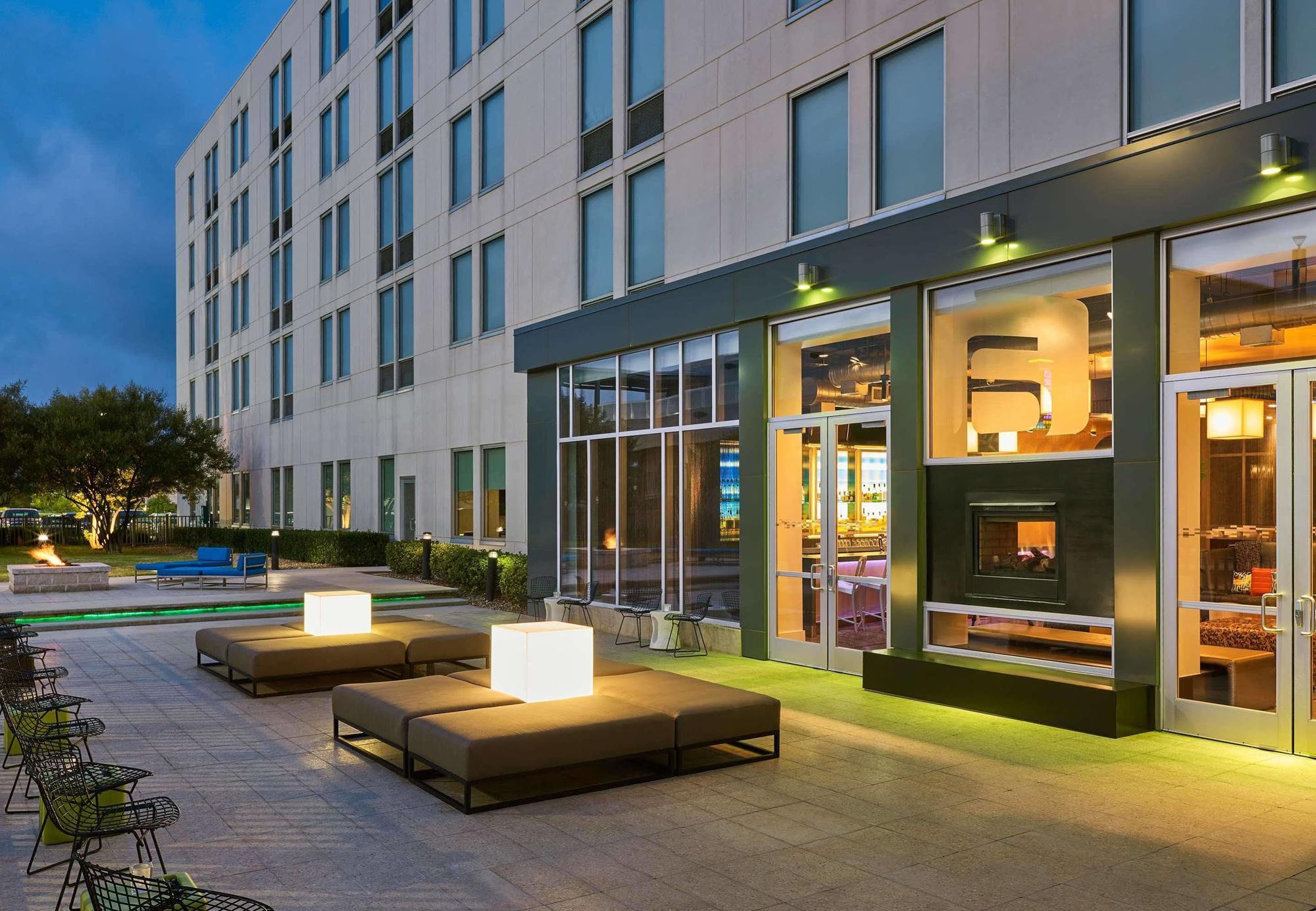 Aloft Airport Hotel