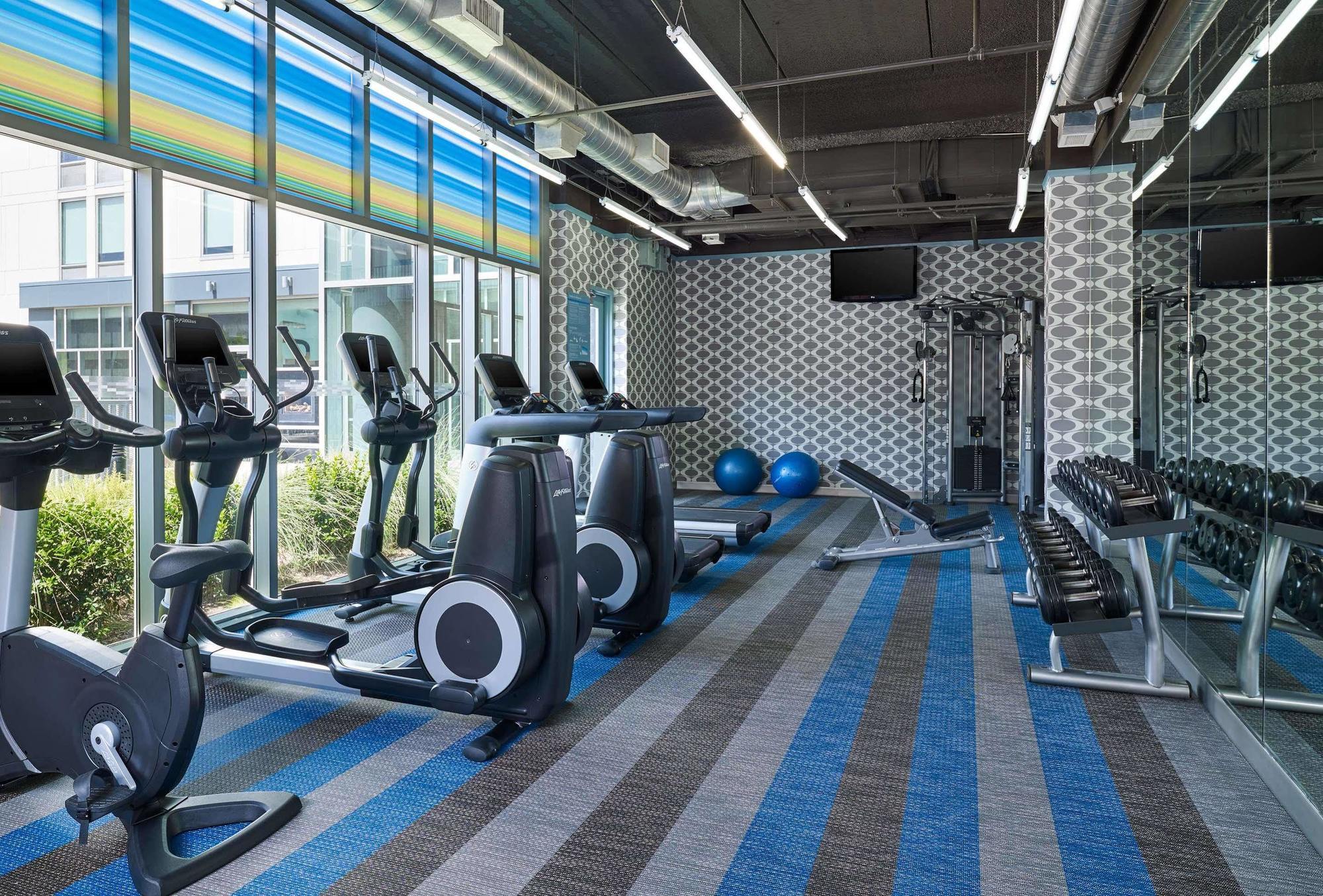 Aloft Airport San Antonio