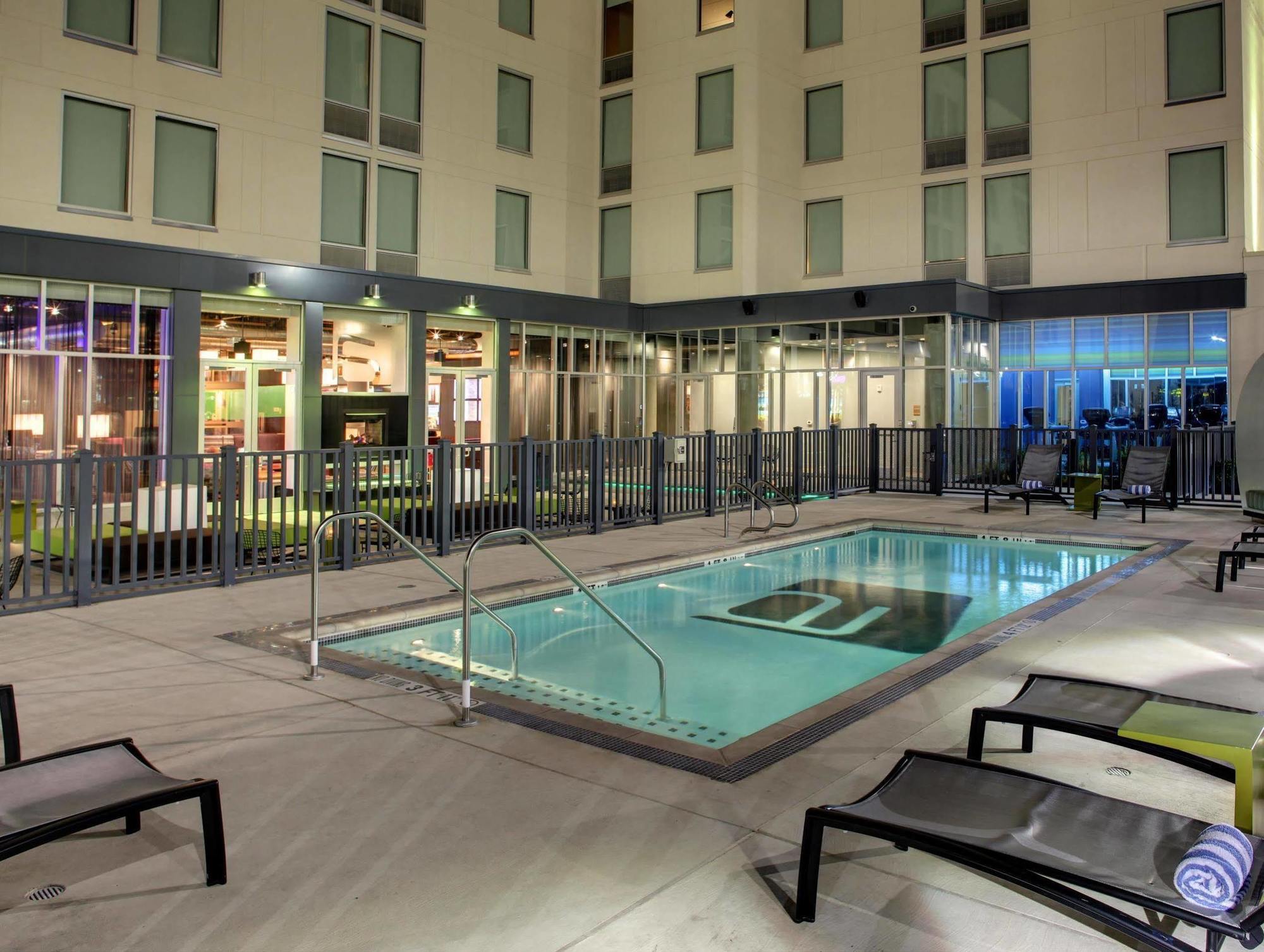 Aloft Airport Hotel