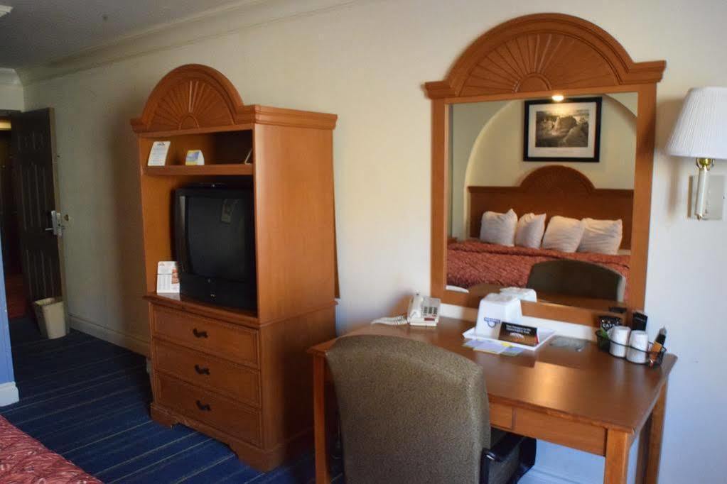 Hotel Days By Wyndham Airport San Antonio
