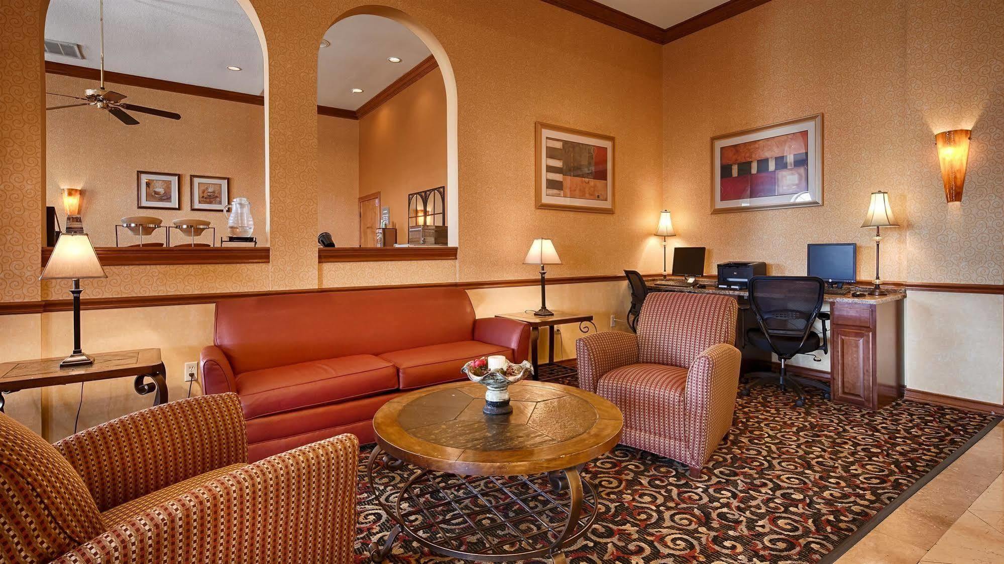 Hotel Surestay By Western Fiesta 3*
