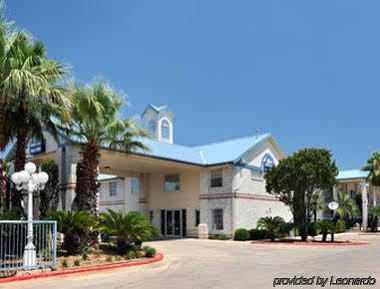 Hotel Days By Wyndham Southeast Frost Bank Center San Antonio