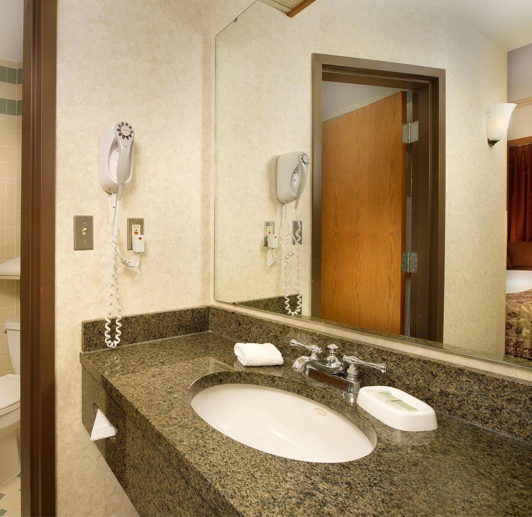 Hotel Drury & Riverwalk San Antonio