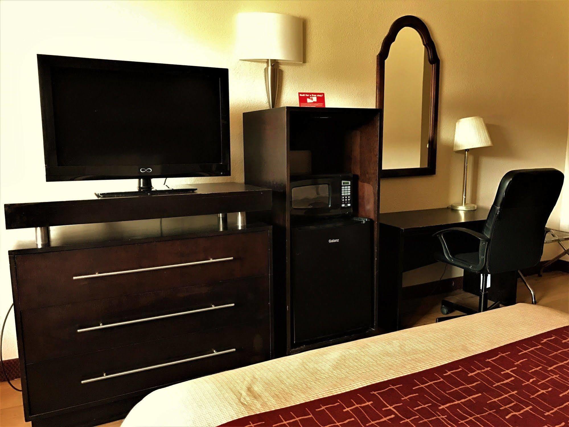 Hometowne By Red Roof E - Frost Bank Center 2* San Antonio