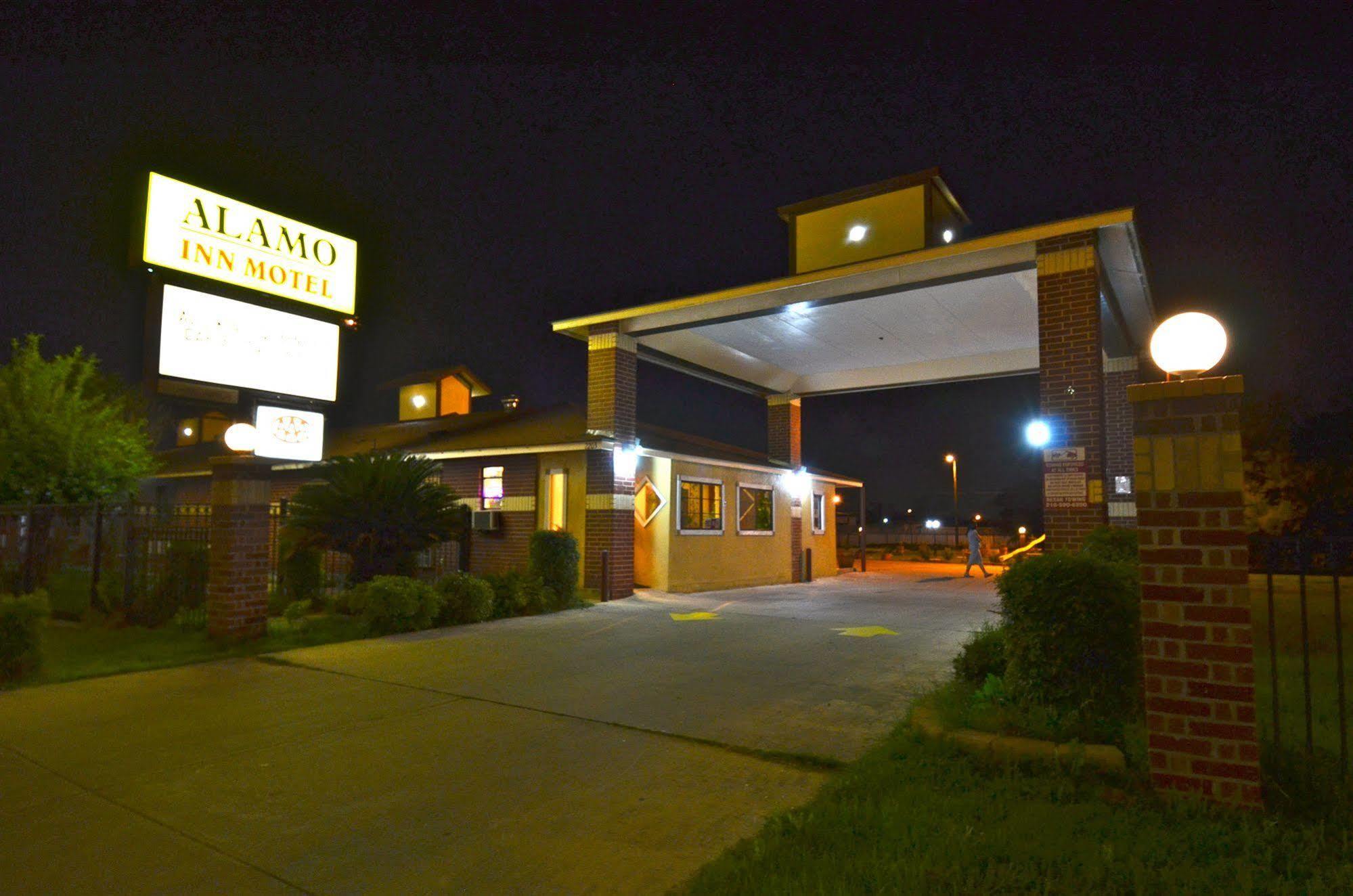 Americas Value Downtown Riverwalk San Antonio