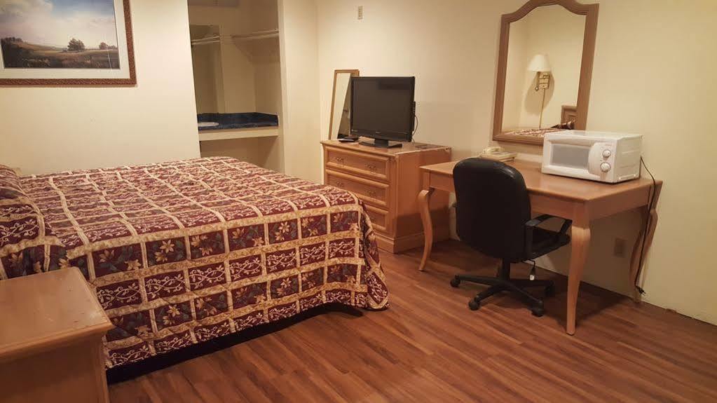 Americas Value Downtown Riverwalk Motel 3*