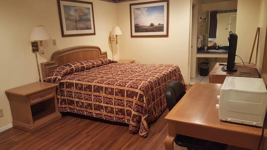 Americas Value Downtown Riverwalk 3* San Antonio