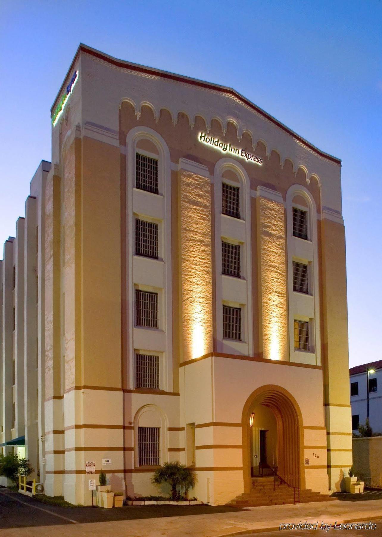 Express North Riverwalk Area By Ihg 3* San Antonio