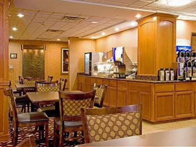 Hotel Express North Riverwalk Area By Ihg