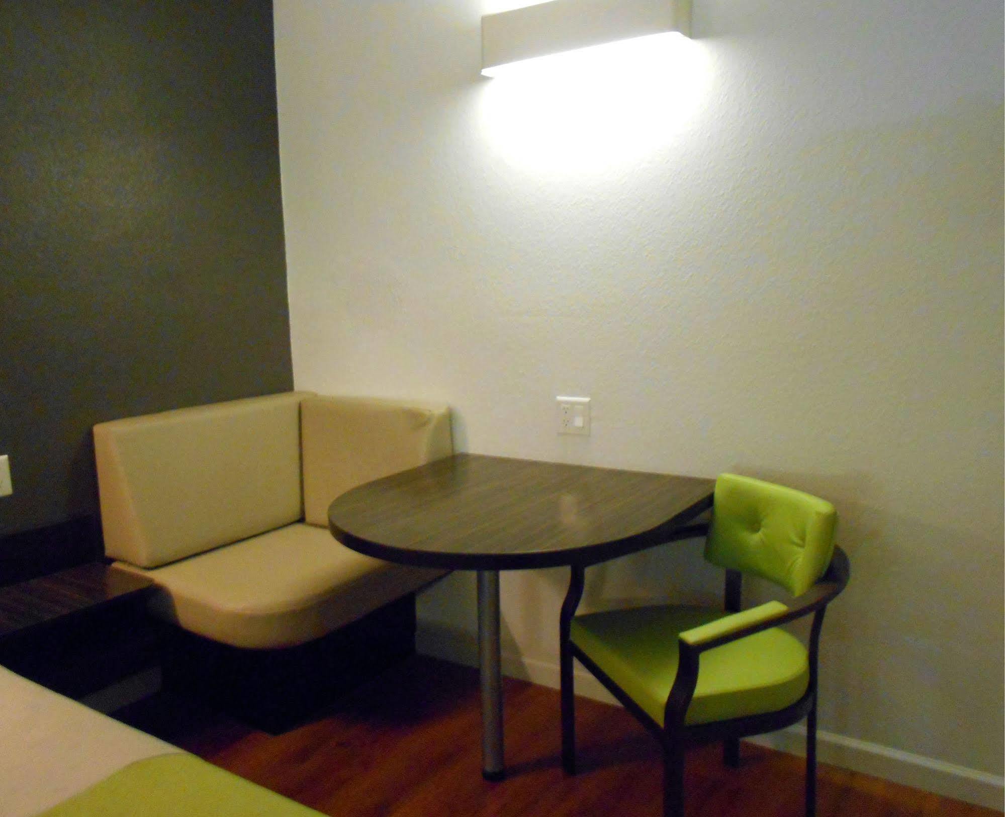 Hotel 6-san Antonio, Tx - Airport San Antonio