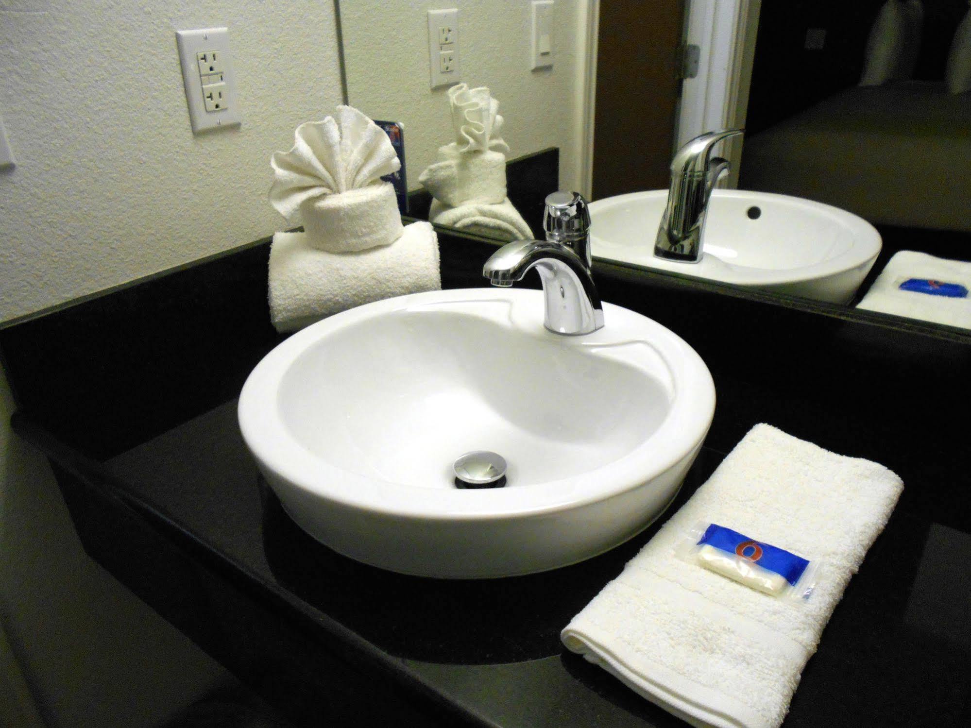 6-san Antonio, Tx - Airport Hotel 2*