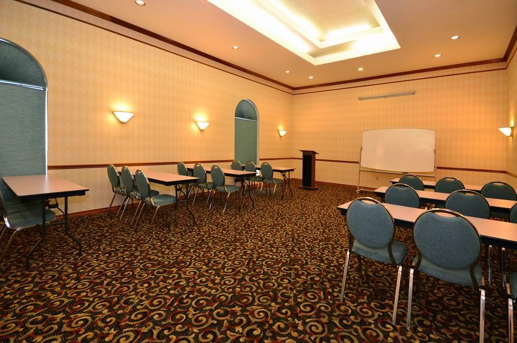 Surestay By Western Fiesta Hotel 3*