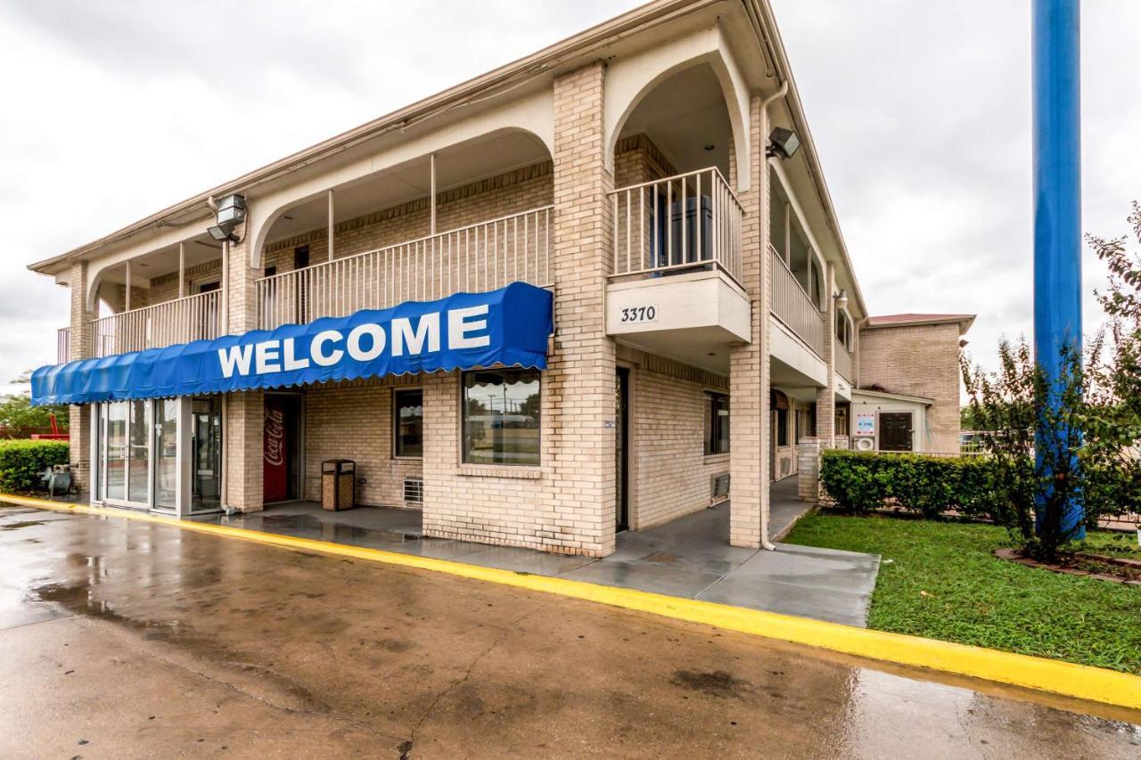 6 San Antonio, Tx - Frost Bank Center 2* San Antonio