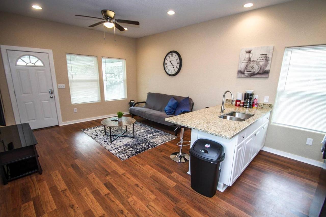 Douglas Way Remodeled House Near Downtown 1ba/1ba *