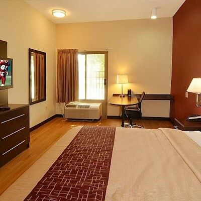 Red Roof Plus+ Downtown - Riverwalk 3*