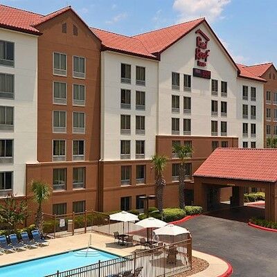 Hotel Red Roof Plus+ Downtown - Riverwalk San Antonio