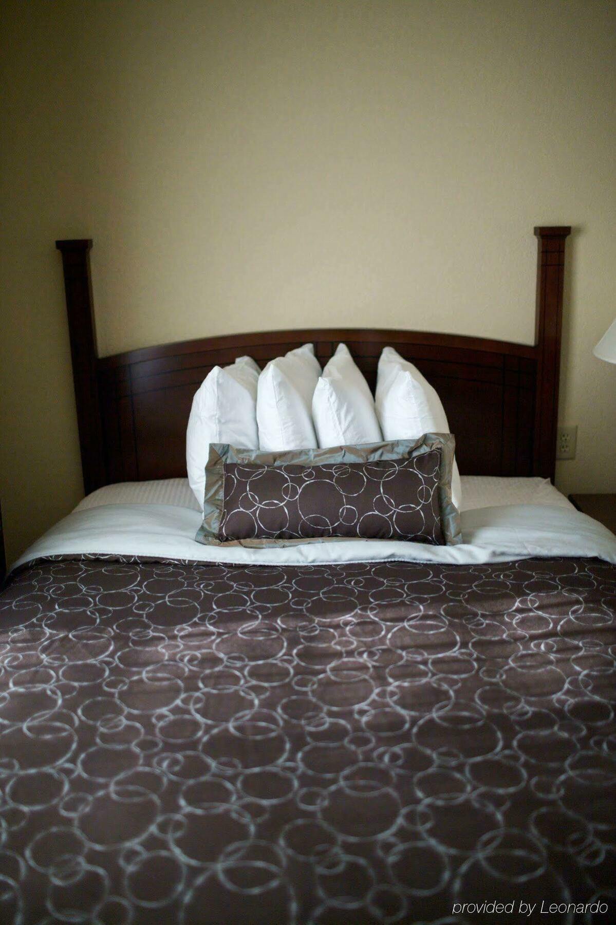 Staybridge Sea World By Ihg Hotel 3*