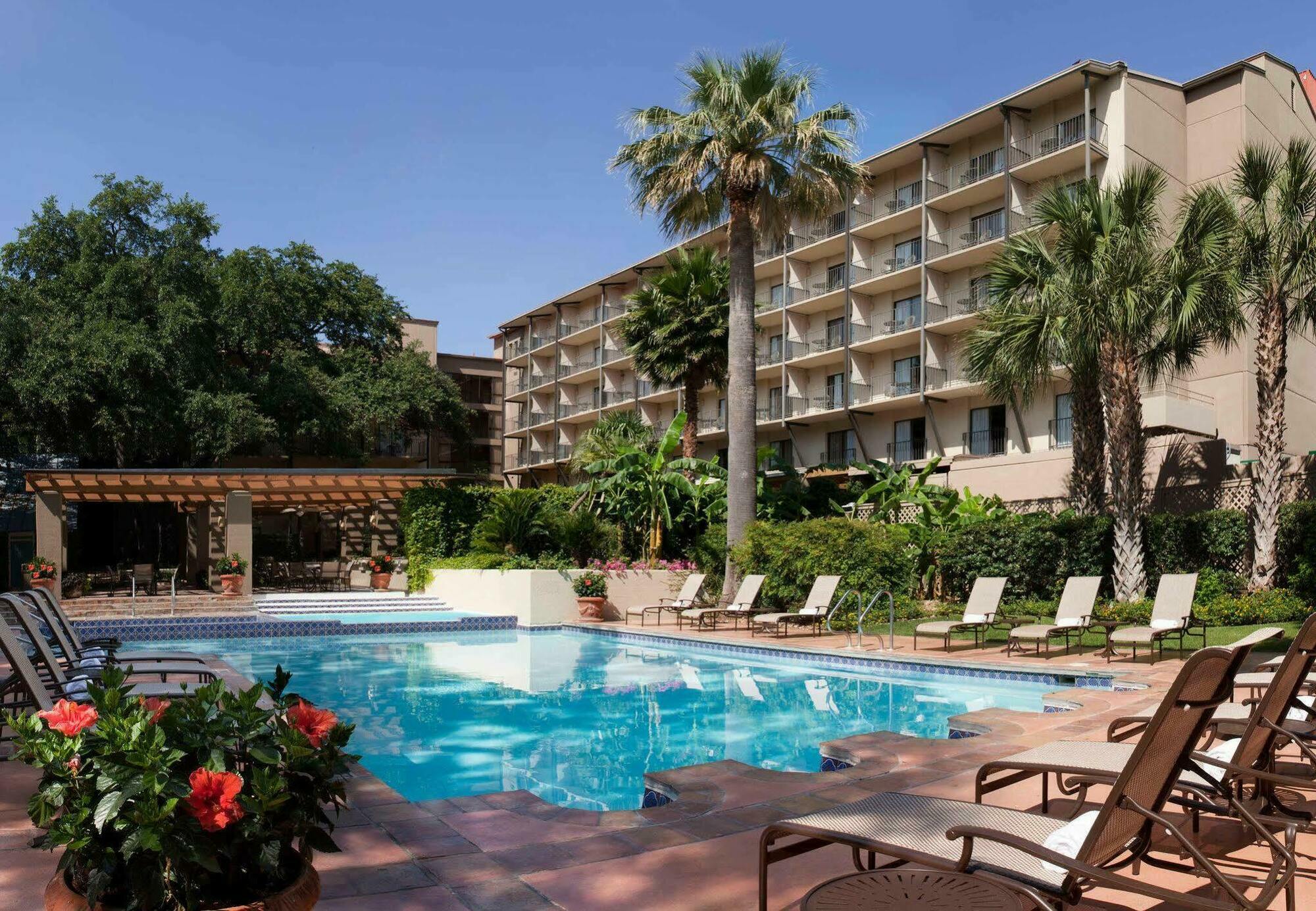 Marriott Plaza Hotel 4*