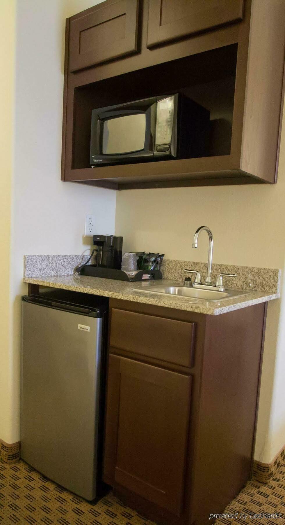 Hotel Comfort North - Stone Oak 3*