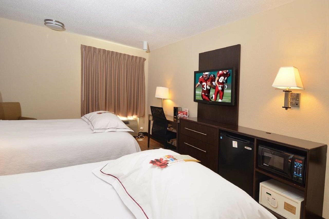 Red Roof Plus+ Downtown - Riverwalk 3*