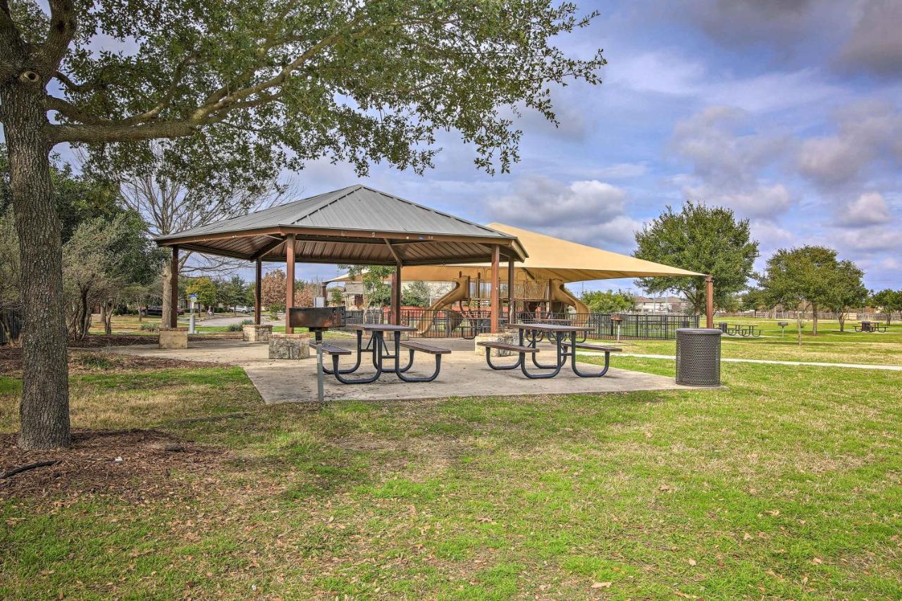 Holiday home With Pool Access Near Lackland Afb San Antonio