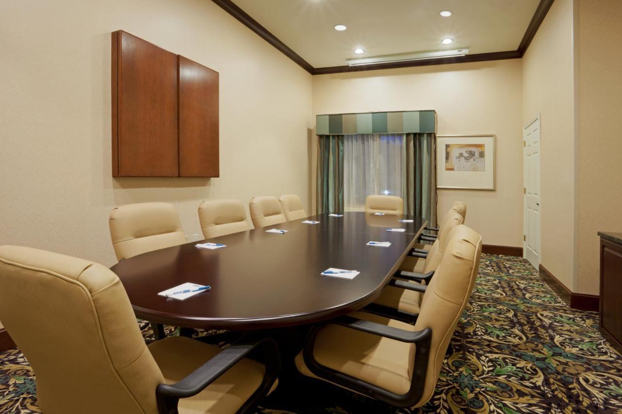 Staybridge Sea World By Ihg Hotel