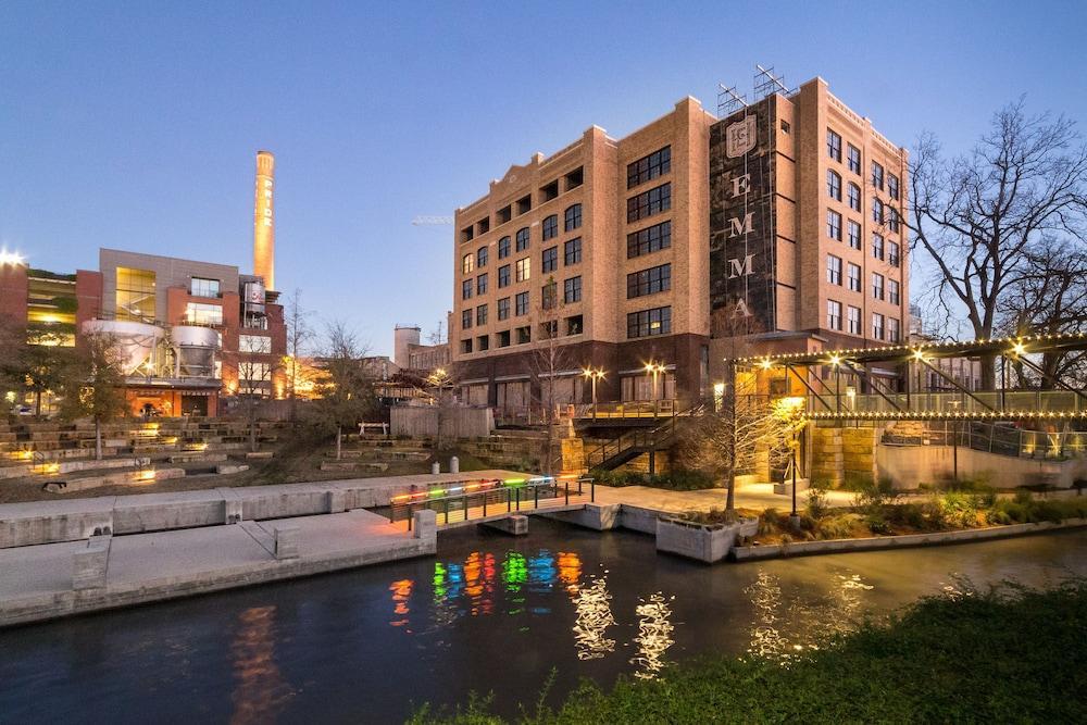 Emma At Pearl On The Riverwalk Hotel