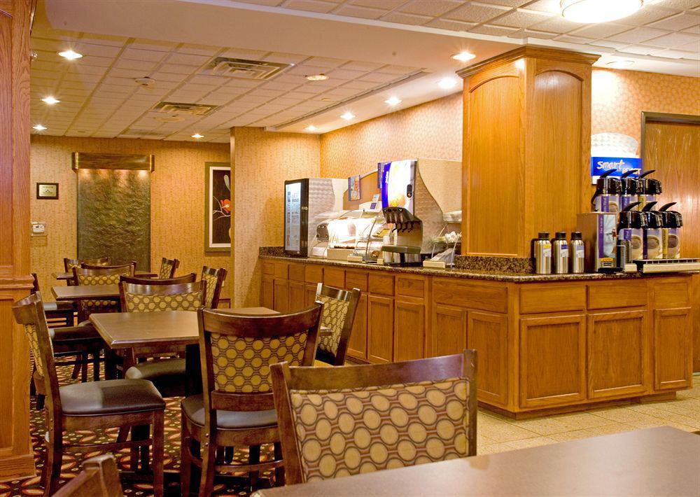 Hotel Express North Riverwalk Area By Ihg